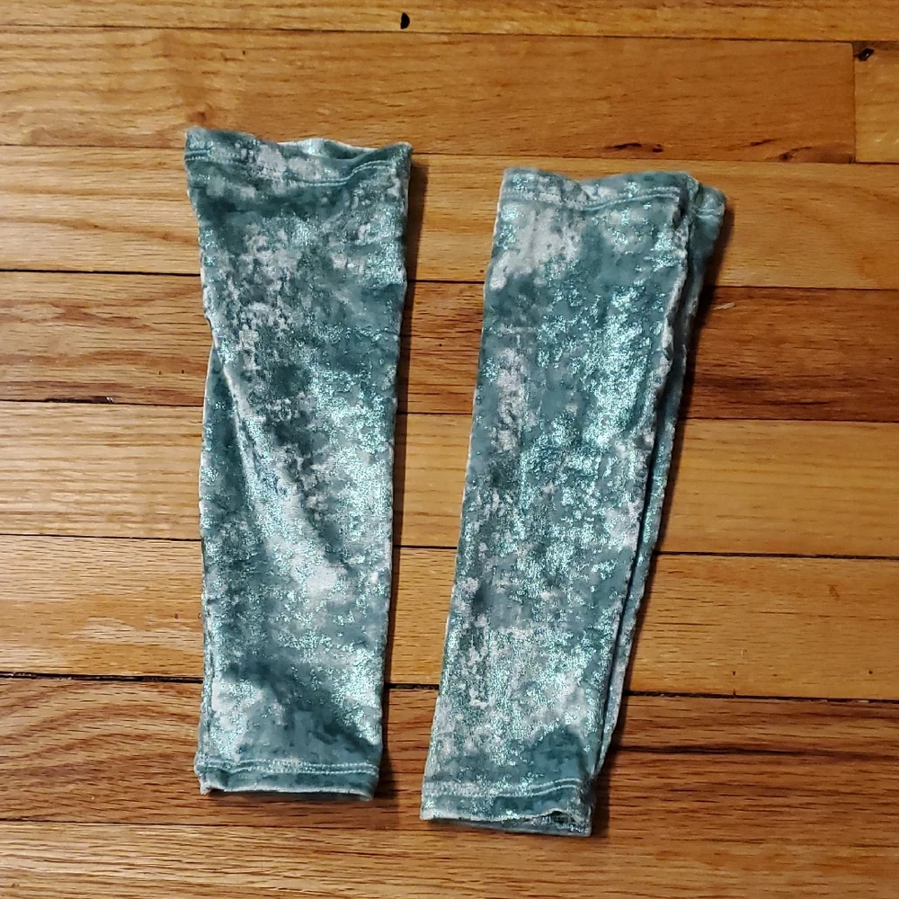 3/$15 sale Belly dance gauntlets